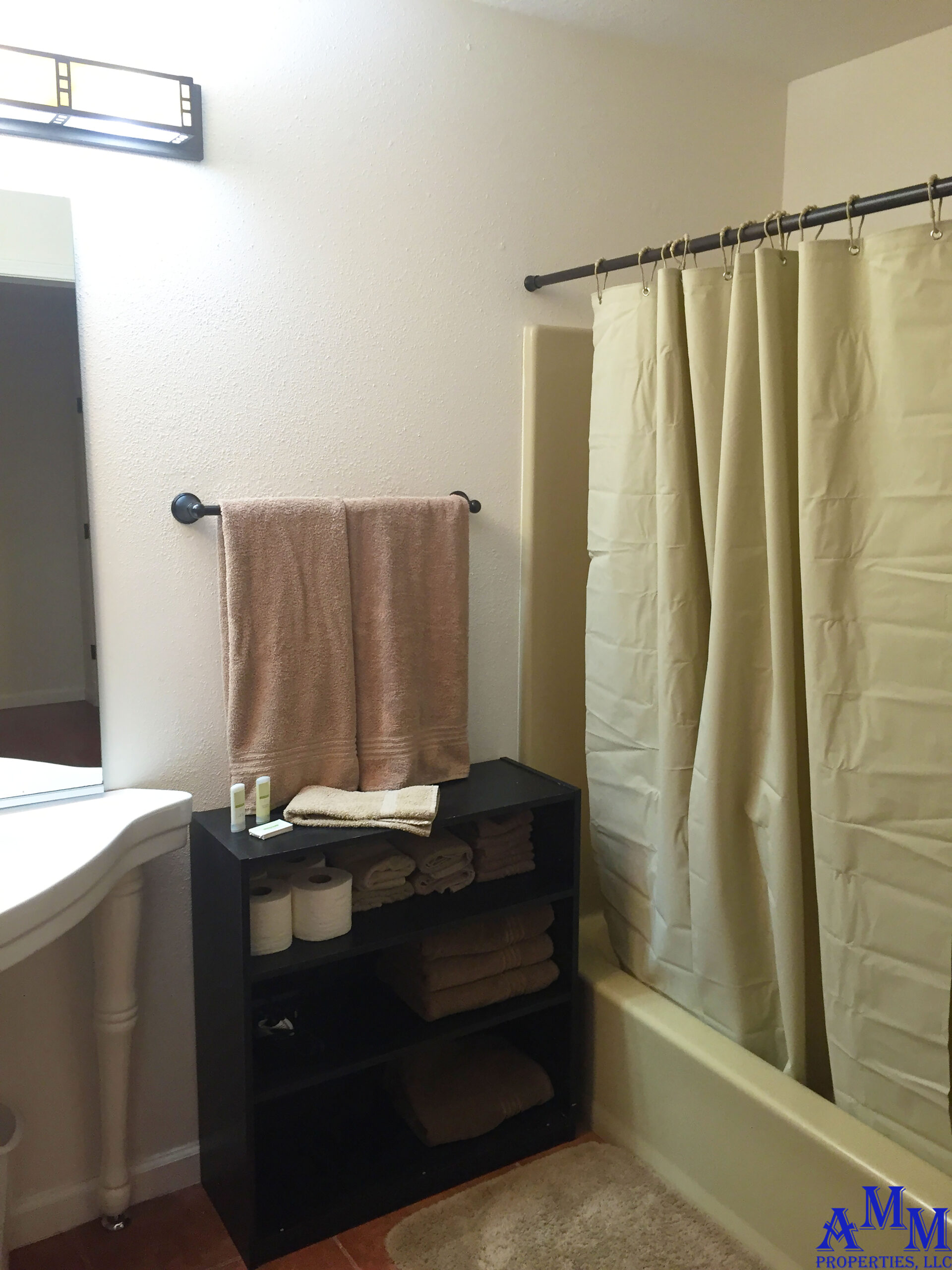 A full size tub and shower is set in both bedrooms.